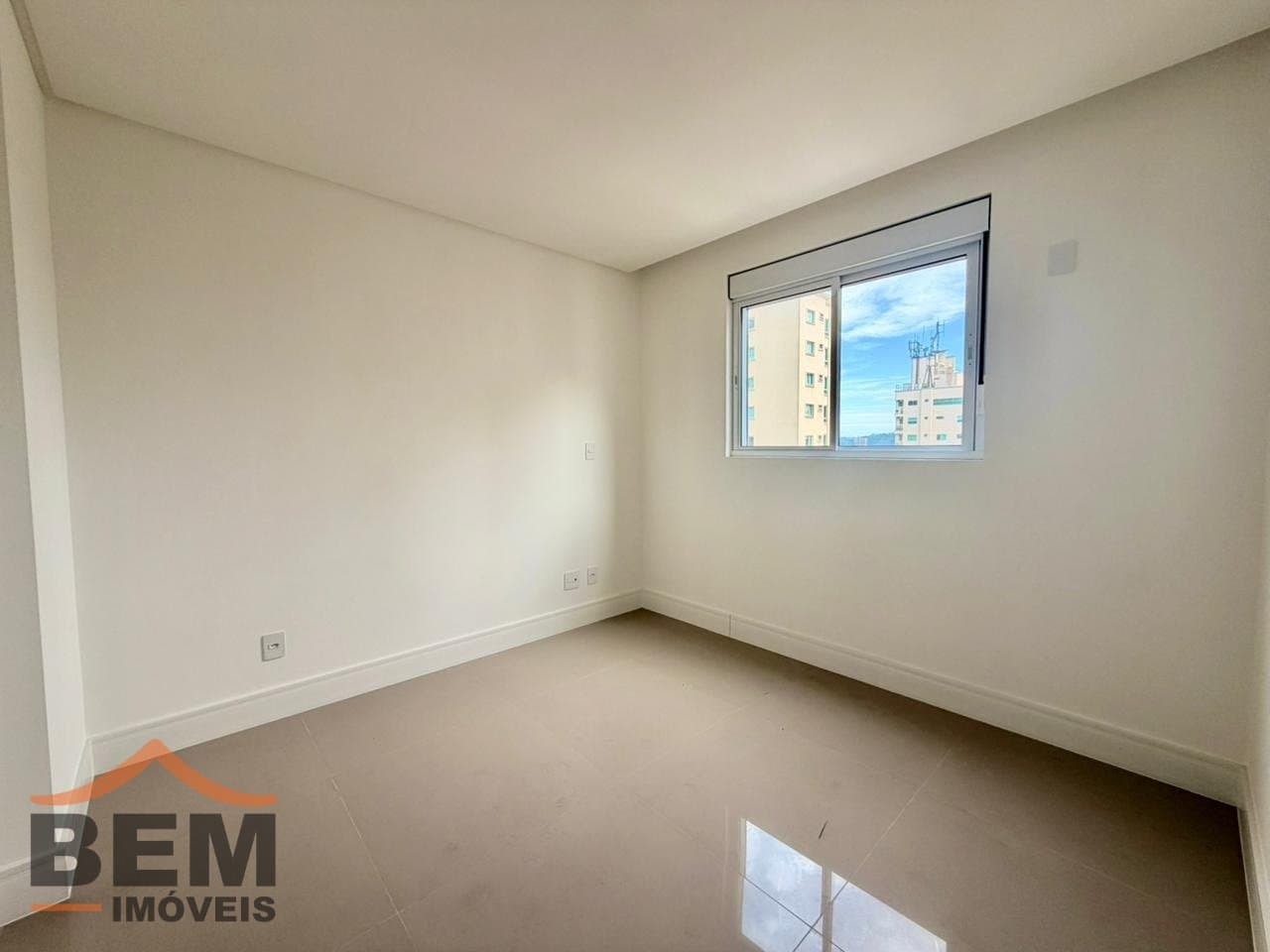 Apartamento para Venda com 3 quartos e 117m² no bairro Centro, em Balneário Camboriú