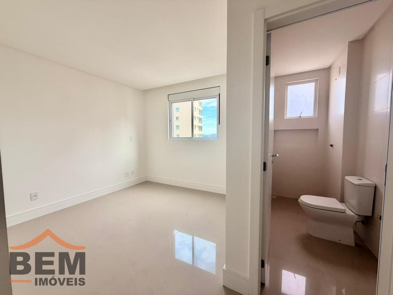 Apartamento para Venda com 3 quartos e 117m² no bairro Centro, em Balneário Camboriú