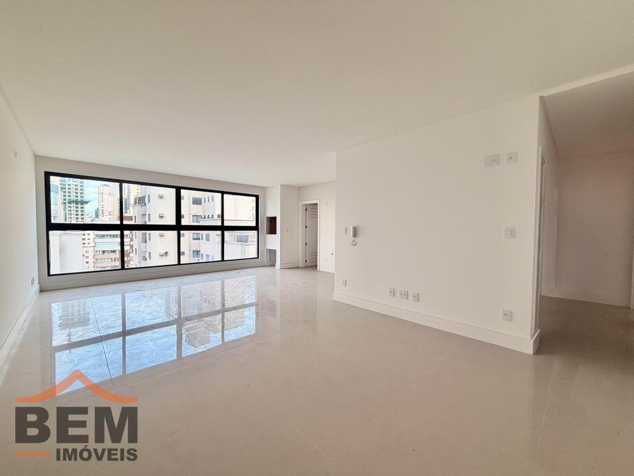 Apartamento para Venda com 3 quartos e 117m² no bairro Centro, em Balneário Camboriú