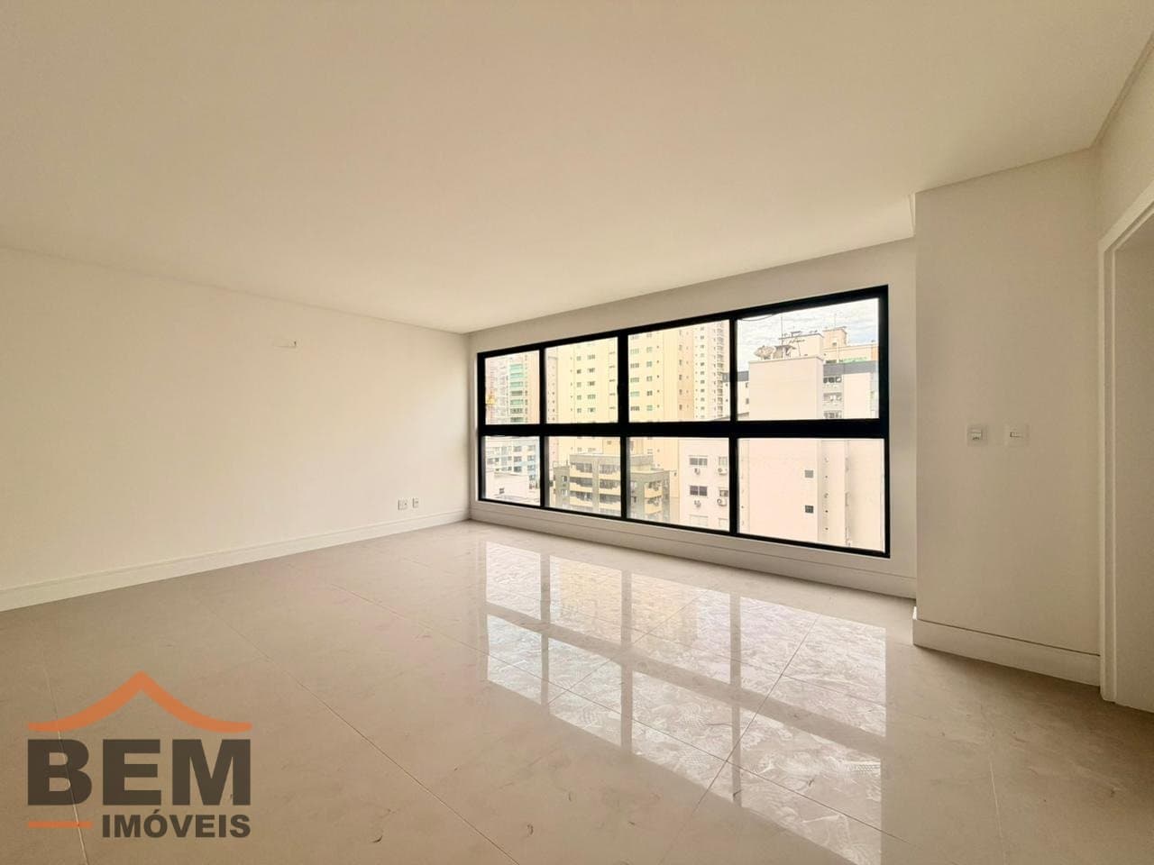 Apartamento para Venda com 3 quartos e 117m² no bairro Centro, em Balneário Camboriú