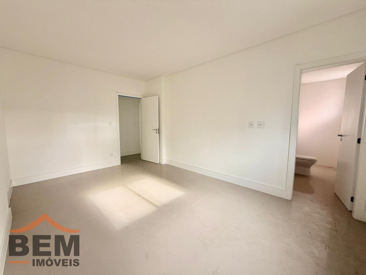 Apartamento para Venda com 3 quartos e 117m² no bairro Centro, em Balneário Camboriú