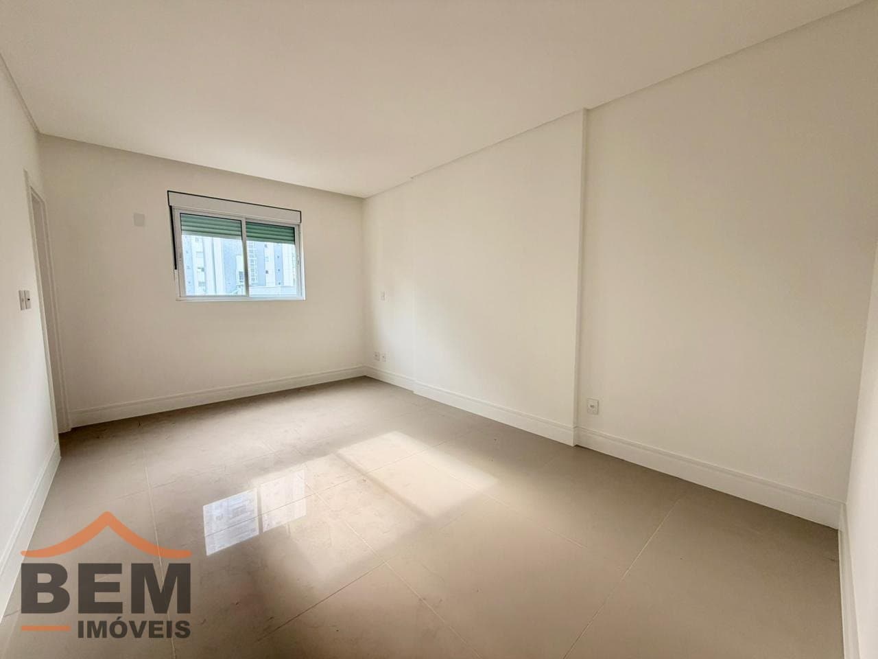 Apartamento para Venda com 3 quartos e 117m² no bairro Centro, em Balneário Camboriú