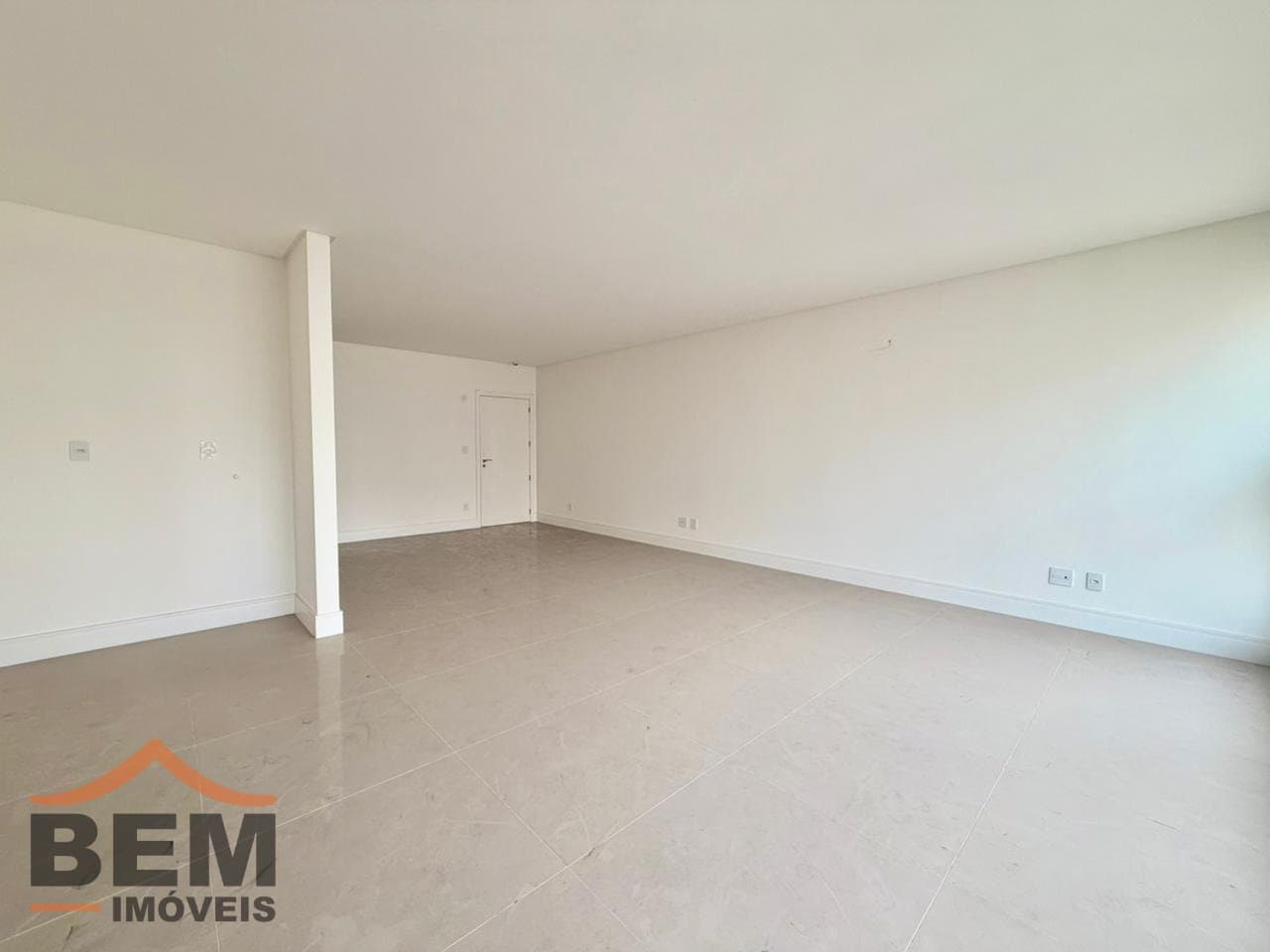 Apartamento para Venda com 3 quartos e 117m² no bairro Centro, em Balneário Camboriú