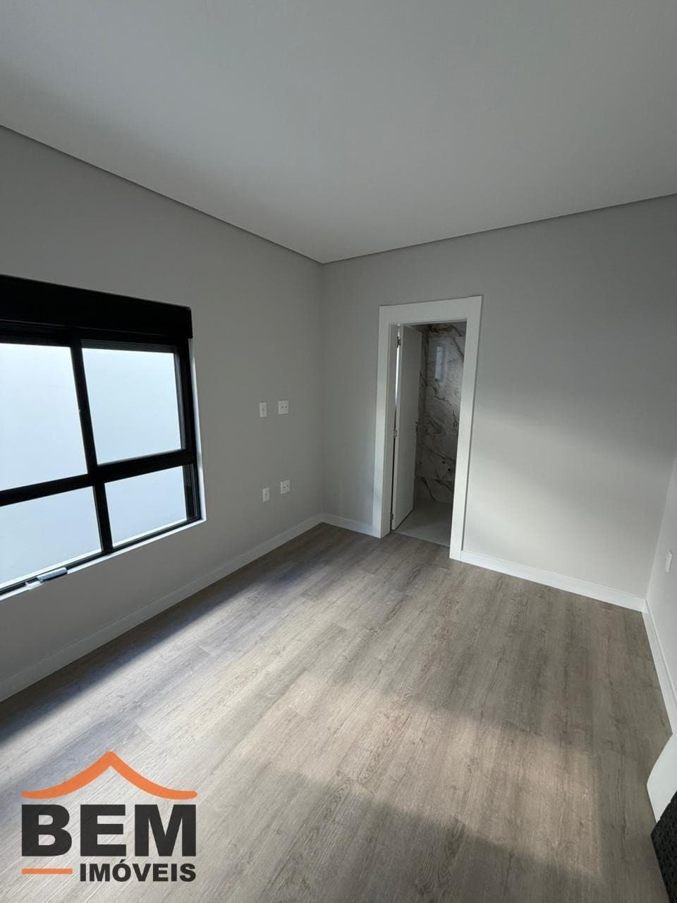Sobrado para Venda com 3 quartos e 183m² no bairro Dom Bosco, em Itajai