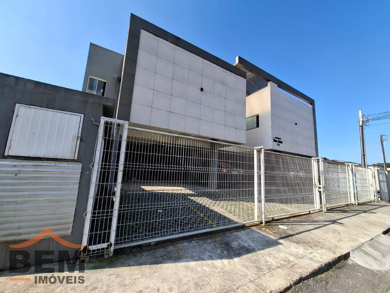 Apartamento para Locação com 2 quartos e 46m² no bairro Cidade Nova, em Itajaí: 1 - FACHADA