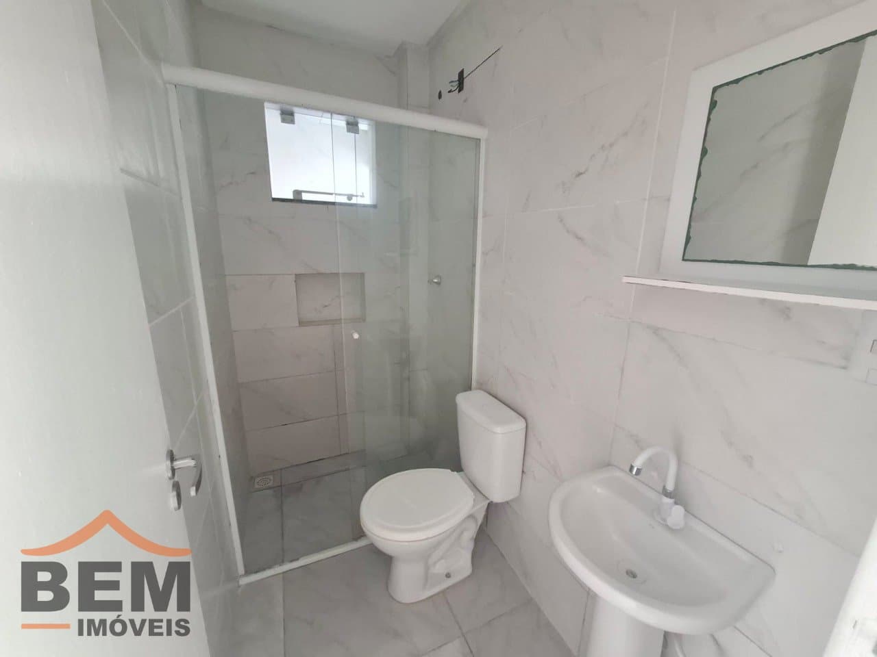 Apartamento para Locação com 2 quartos e 46m² no bairro Cidade Nova, em Itajaí: 10 - BANHEIRO