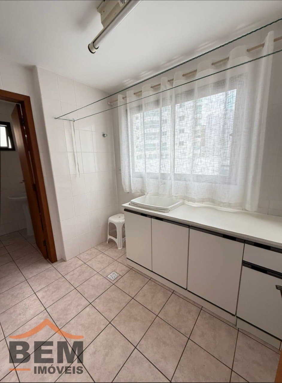 Apartamento para Locação com 3 quartos e 120m² no bairro Centro, em Balneário Camboriú: 08-COZINHA 