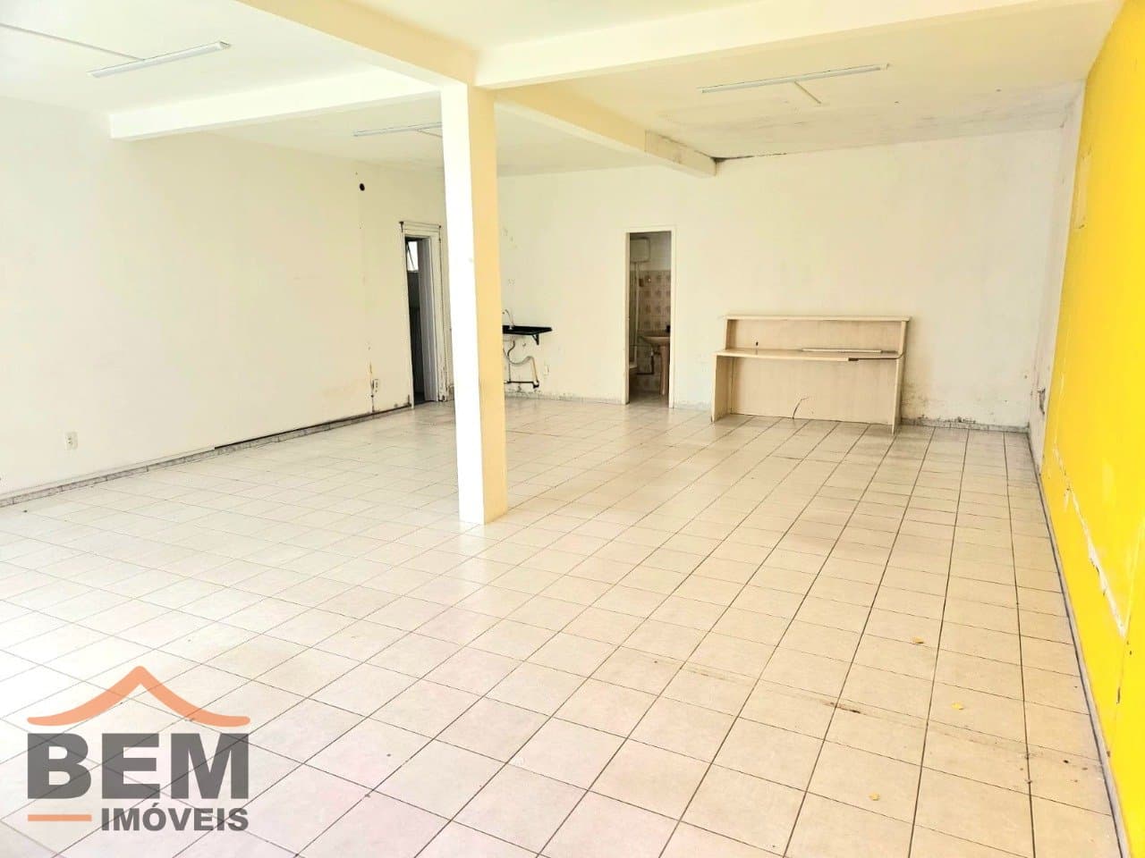 Sala Comercial para Locação com 80m² no bairro Centro, em Camboriú: 03- SALA COMERCIAL