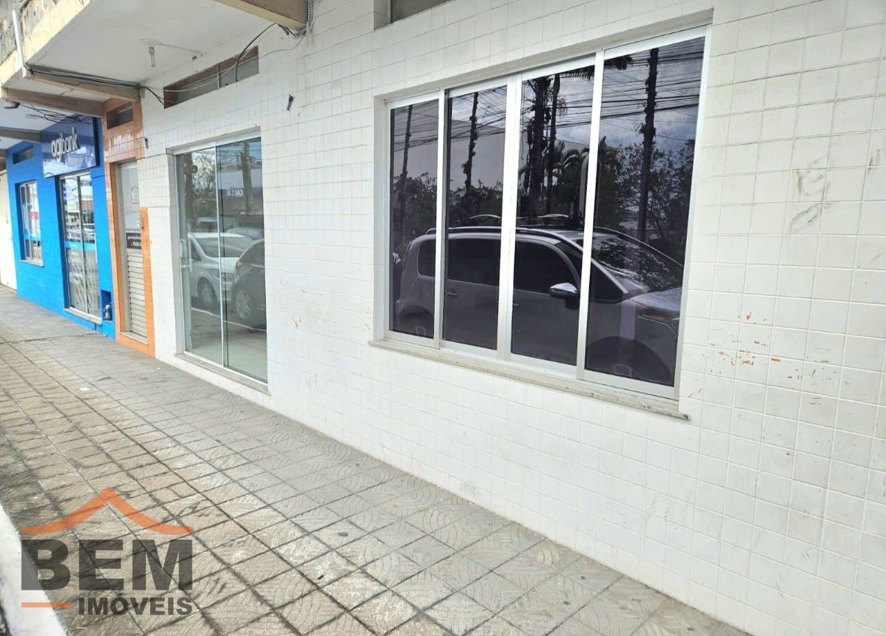 Sala Comercial para Locação com 80m² no bairro Centro, em Camboriú: 01- FACHADA 