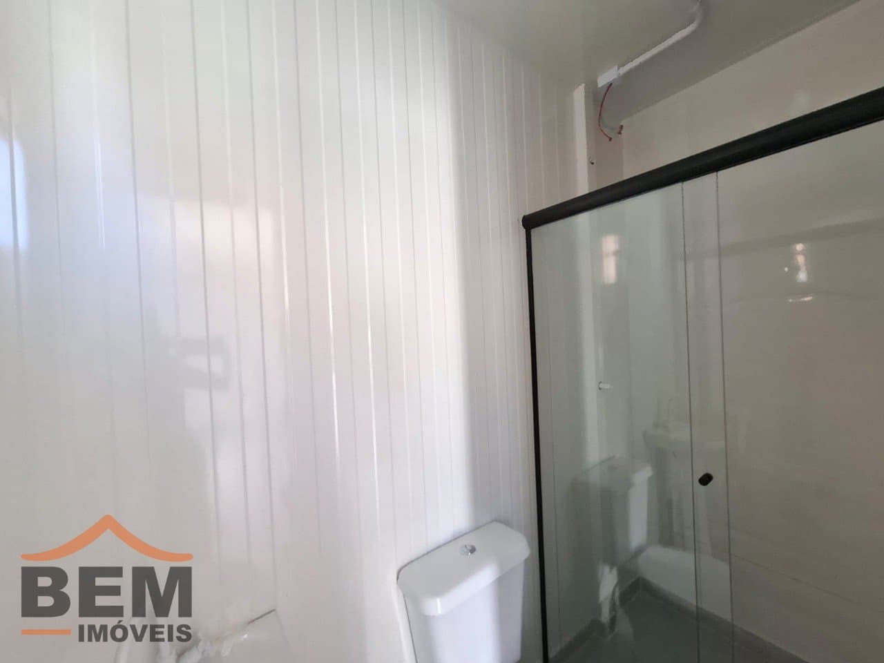 Kitnet para Locação com 1 quarto e 15m² no bairro Espinheiros, em Itajaí: 8 - BANHEIRO