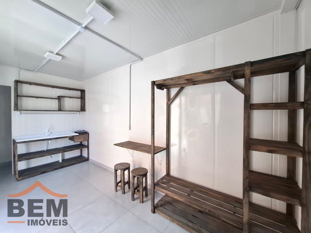 Kitnet para Locação com 1 quarto e 15m² no bairro Espinheiros, em Itajaí: 5 - INTERNO