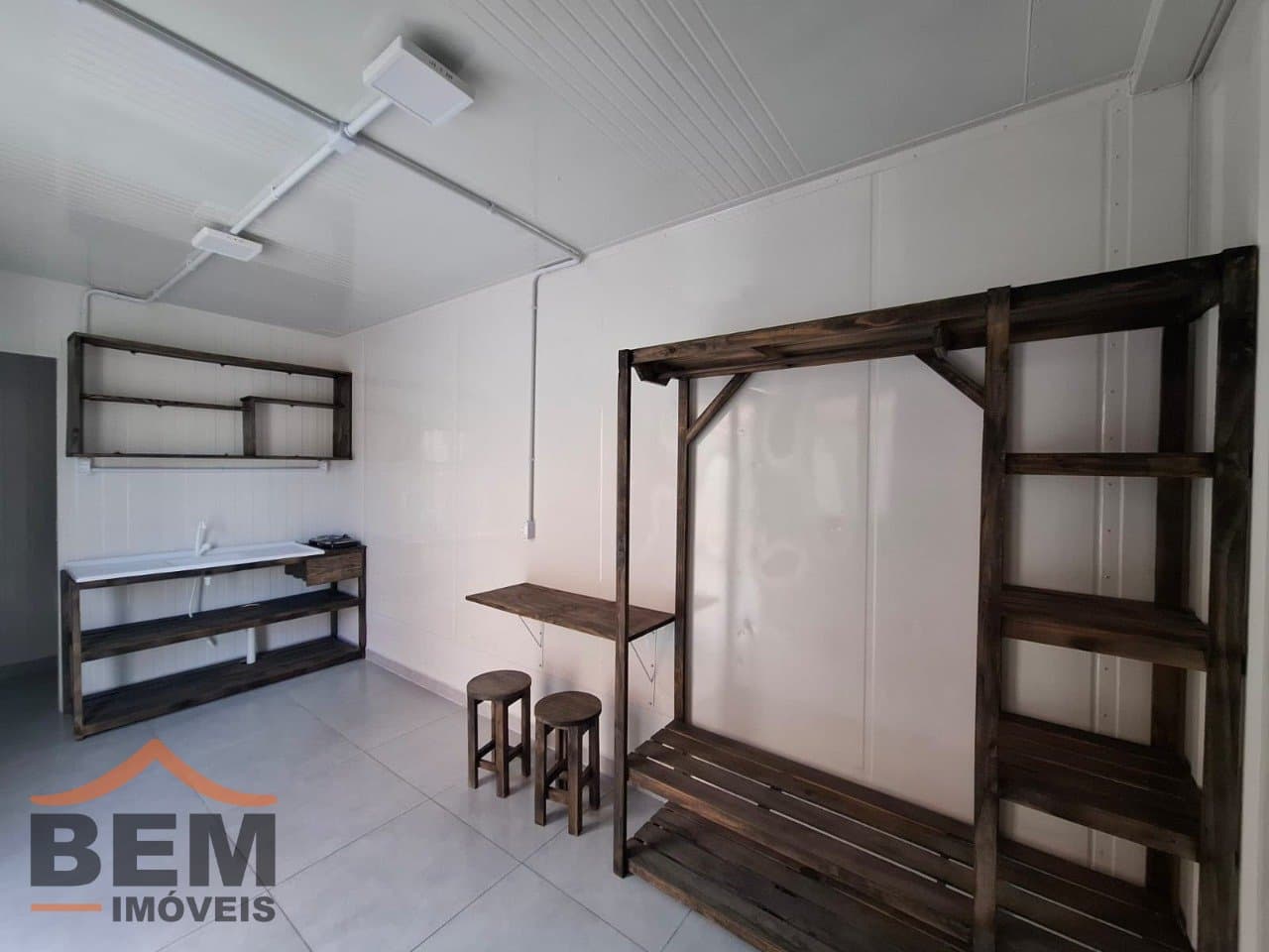 Kitnet para Locação com 1 quarto e 15m² no bairro Espinheiros, em Itajaí: 6 - INTERNO
