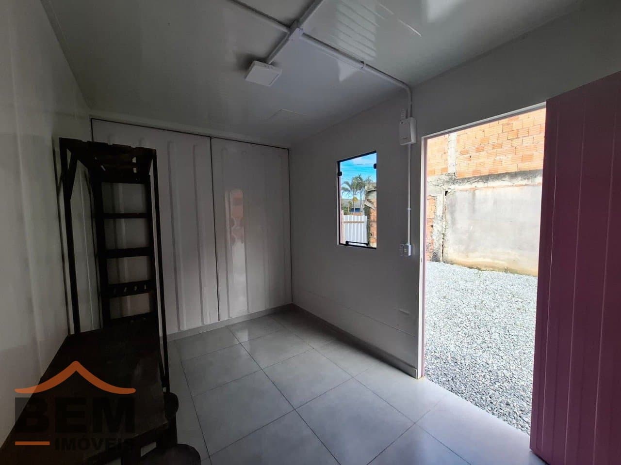 Kitnet para Locação com 1 quarto e 15m² no bairro Espinheiros, em Itajaí: 10 - INTERNO