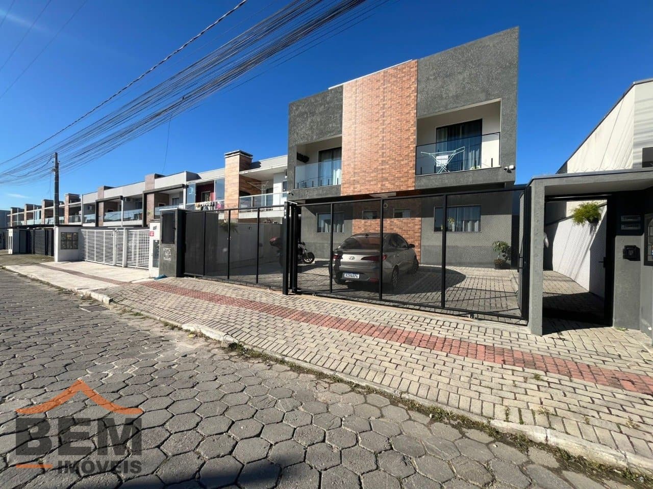 Kitnet para Locação com 1 quarto e 20m² no bairro Portal 2, em Itajaí: 01 - FACHADA