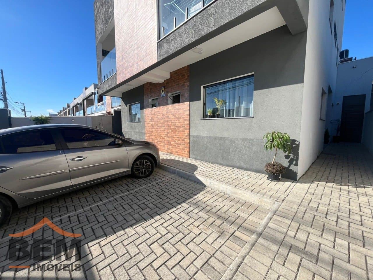 Kitnet para Locação com 1 quarto e 20m² no bairro Portal 2, em Itajaí: 02 - ENTRADA