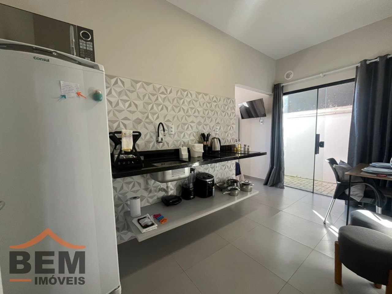Kitnet para Locação com 1 quarto e 20m² no bairro Portal 2, em Itajaí: 04 - COZINHA