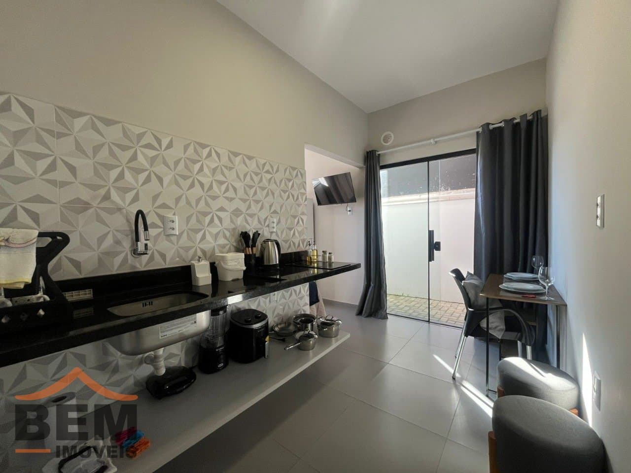 Kitnet para Locação com 1 quarto e 20m² no bairro Portal 2, em Itajaí: 05 - COZINHA