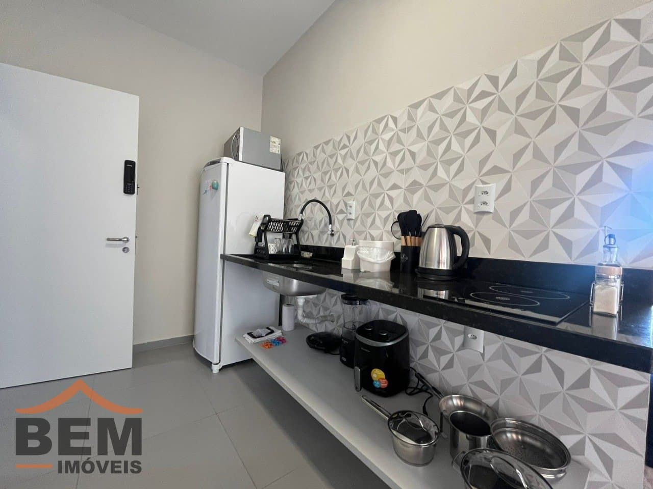 Kitnet para Locação com 1 quarto e 20m² no bairro Portal 2, em Itajaí: 06 - COZINHA