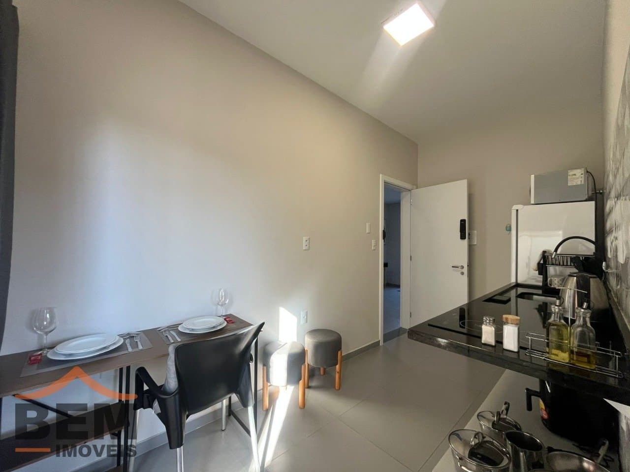Kitnet para Locação com 1 quarto e 20m² no bairro Portal 2, em Itajaí: 07 - COZINHA