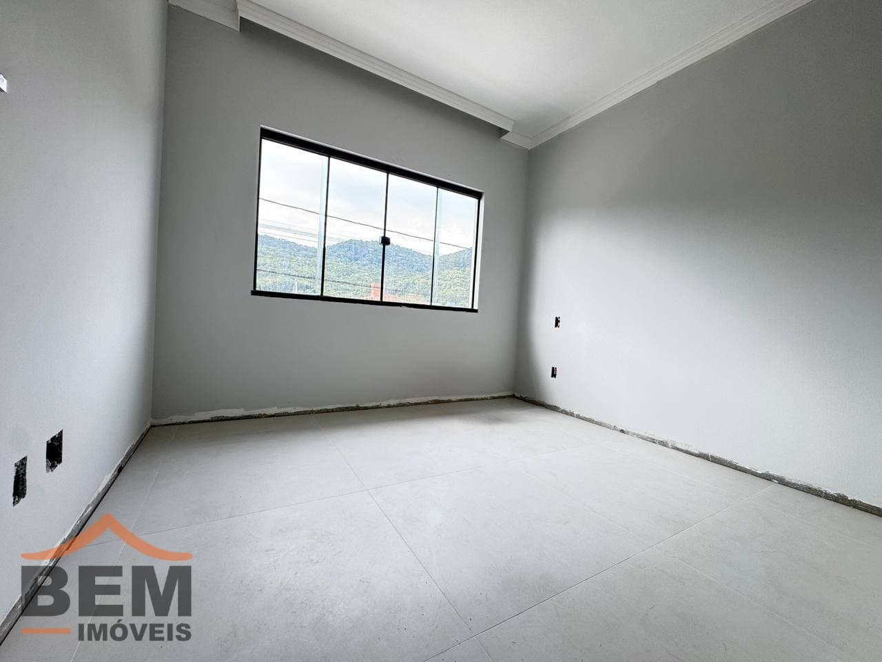 Sobrado para Venda com 3 quartos e 94m² no bairro Rio Pequeno, em Camboriú