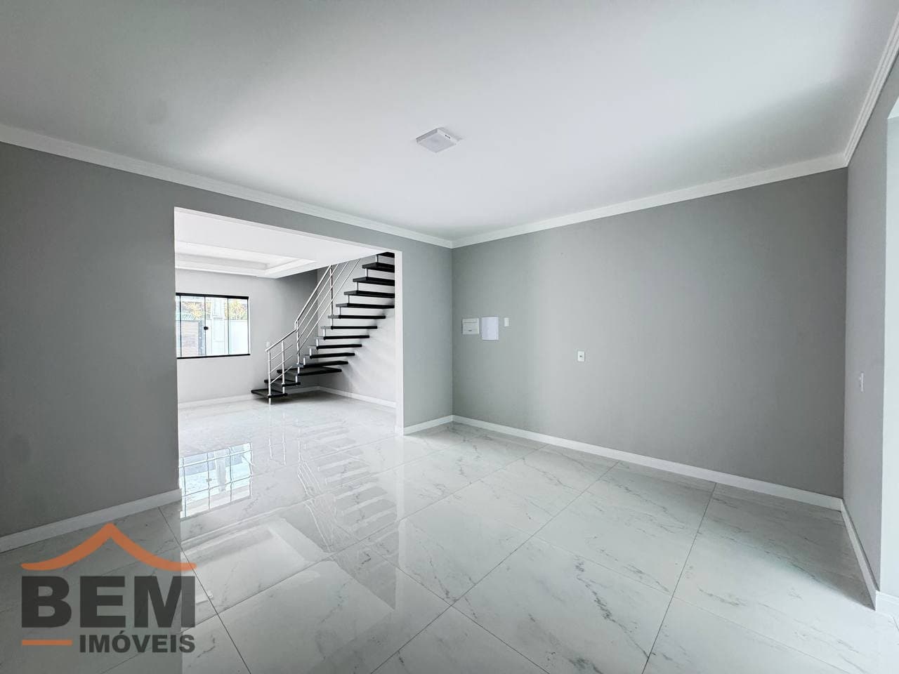 Sobrado para Venda com 105m² no bairro Rio Pequeno, em Camboriú