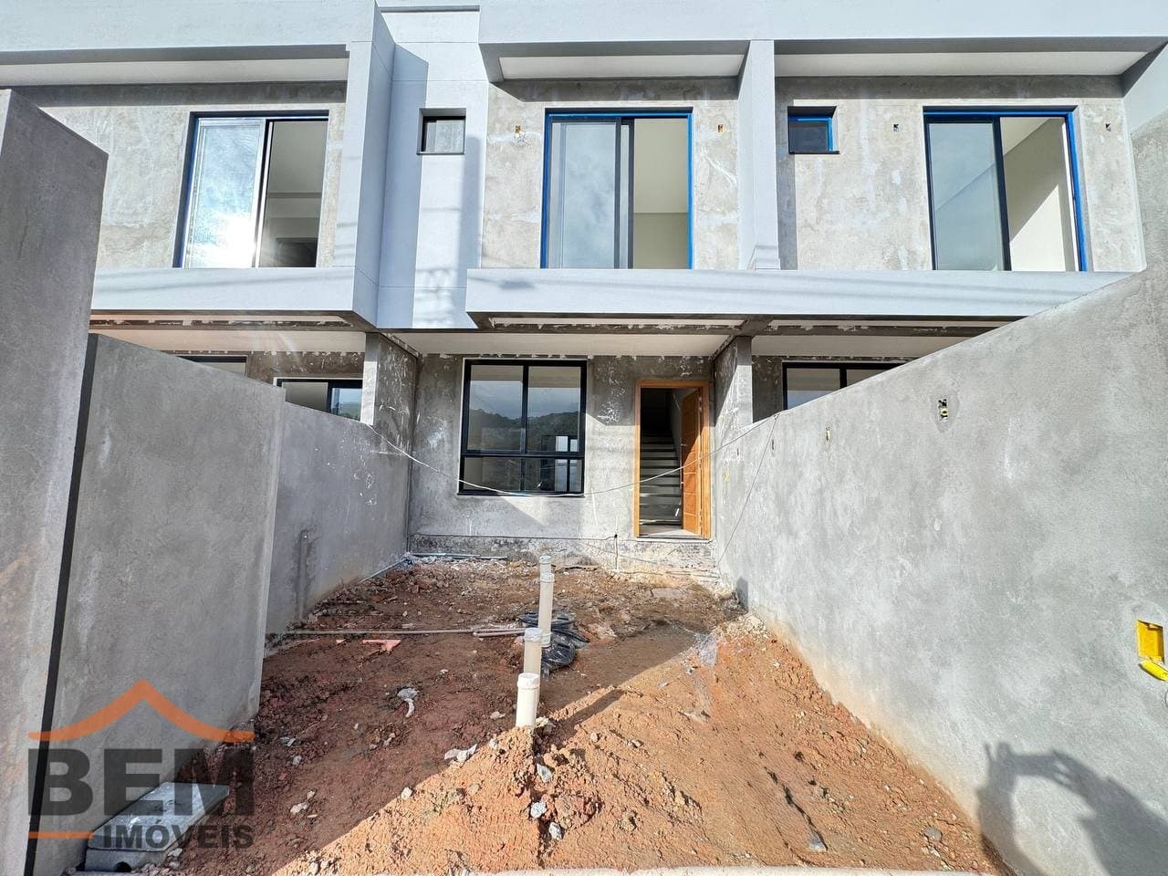 Sobrado para Venda com 97m² no bairro São Francisco de Assis, em Camboriú
