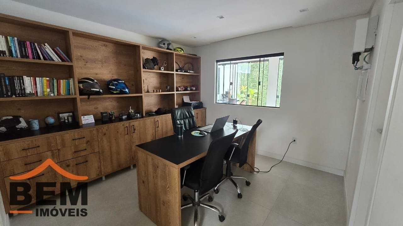 Casa para Venda com 3 quartos e 180m² no bairro Lídia Duarte, em Camboriú