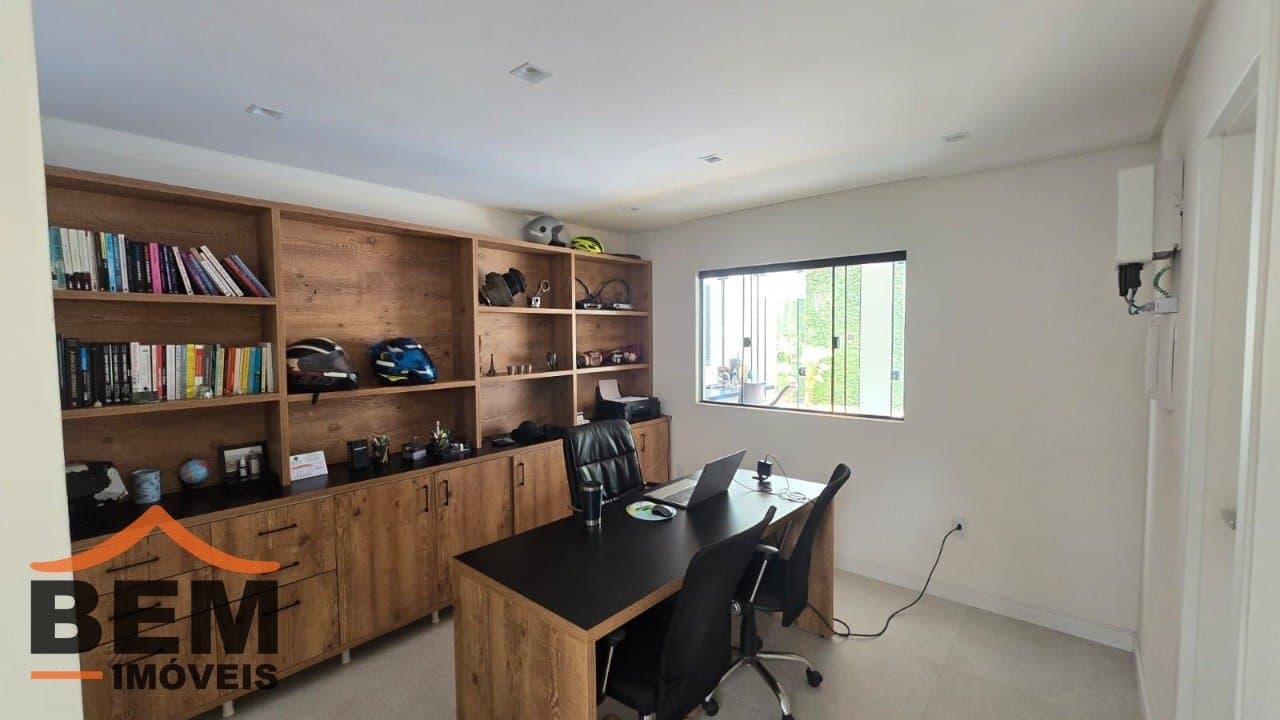 Casa para Venda com 3 quartos e 180m² no bairro Lídia Duarte, em Camboriú