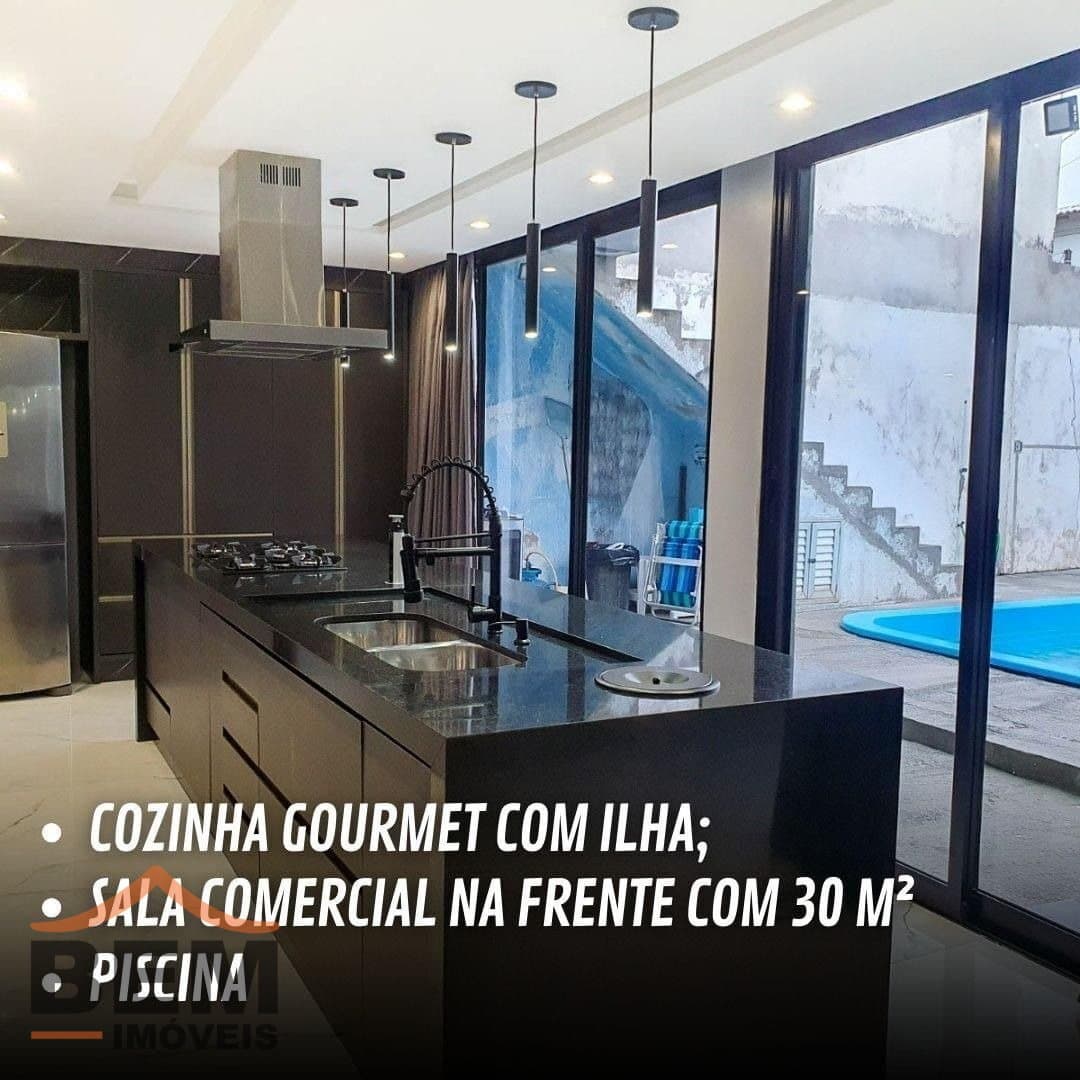 Casa para Venda com 3 quartos e 263m² no bairro Centro, em Navegantes