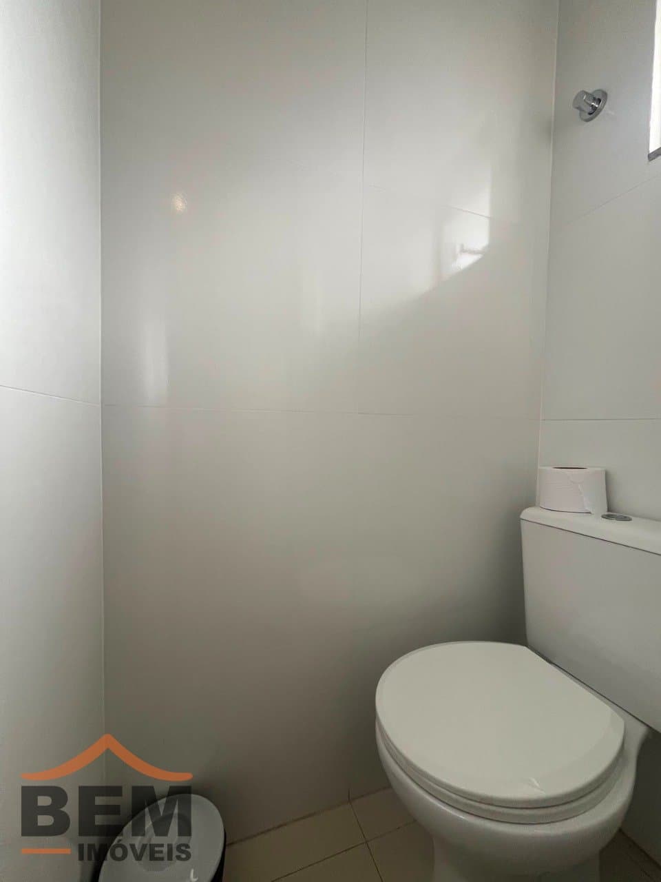 Sala Comercial para Locação com 7m² no bairro Centro, em Itajaí: 5 - LAVABO