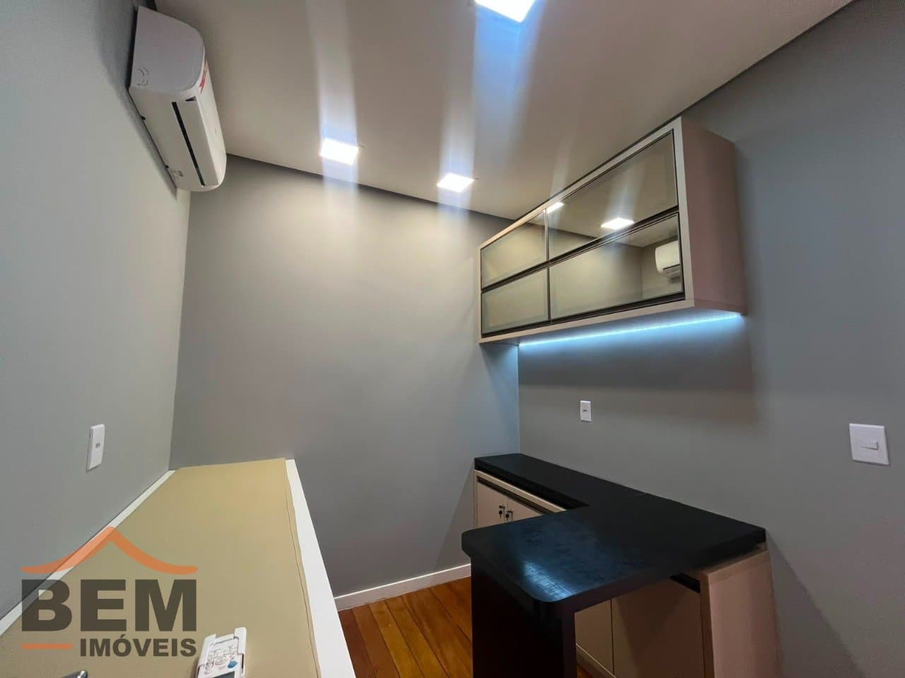 Sala Comercial para Locação com 6m² no bairro Centro, em Itajaí: 3 - INTERNO