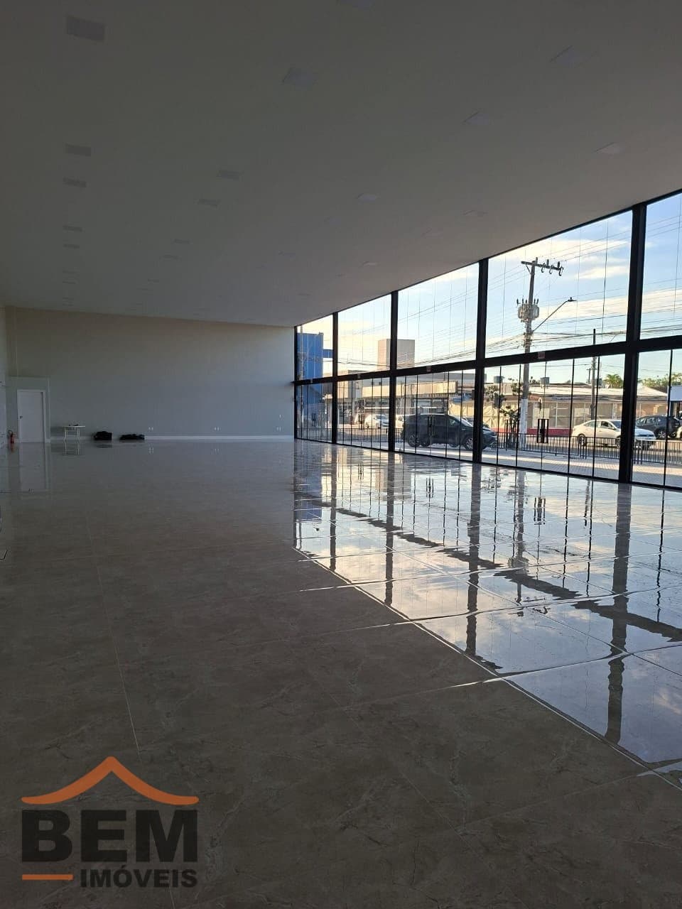 Prédio Comercial para Locação com 430m² no bairro São João, em Itajaí: 05 - INTERNO