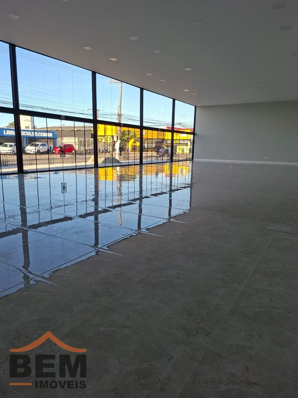 Prédio Comercial para Locação com 430m² no bairro São João, em Itajaí: 07 - INTERNO