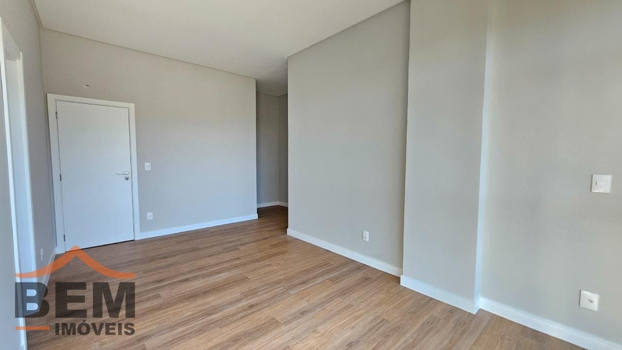 Apartamento Duplex para Locação com 3 quartos e 320m² no bairro Fazenda, em Itajaí