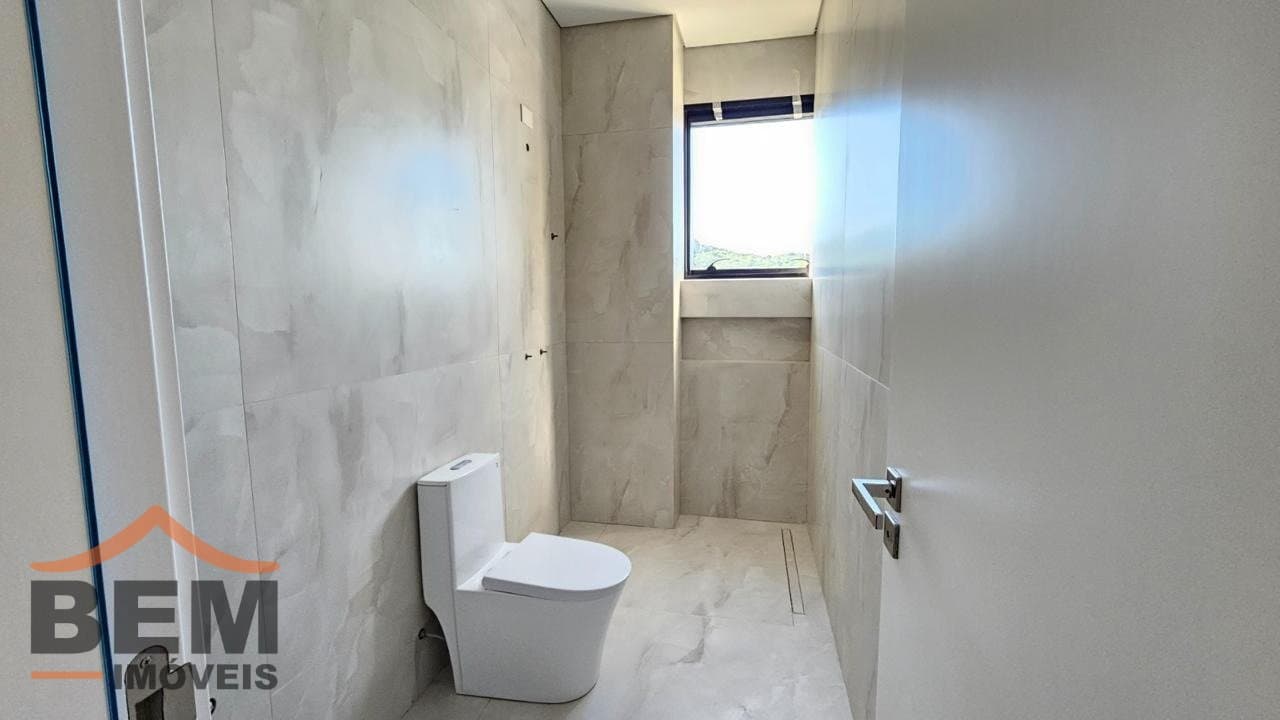 Apartamento Duplex para Locação com 3 quartos e 320m² no bairro Fazenda, em Itajaí