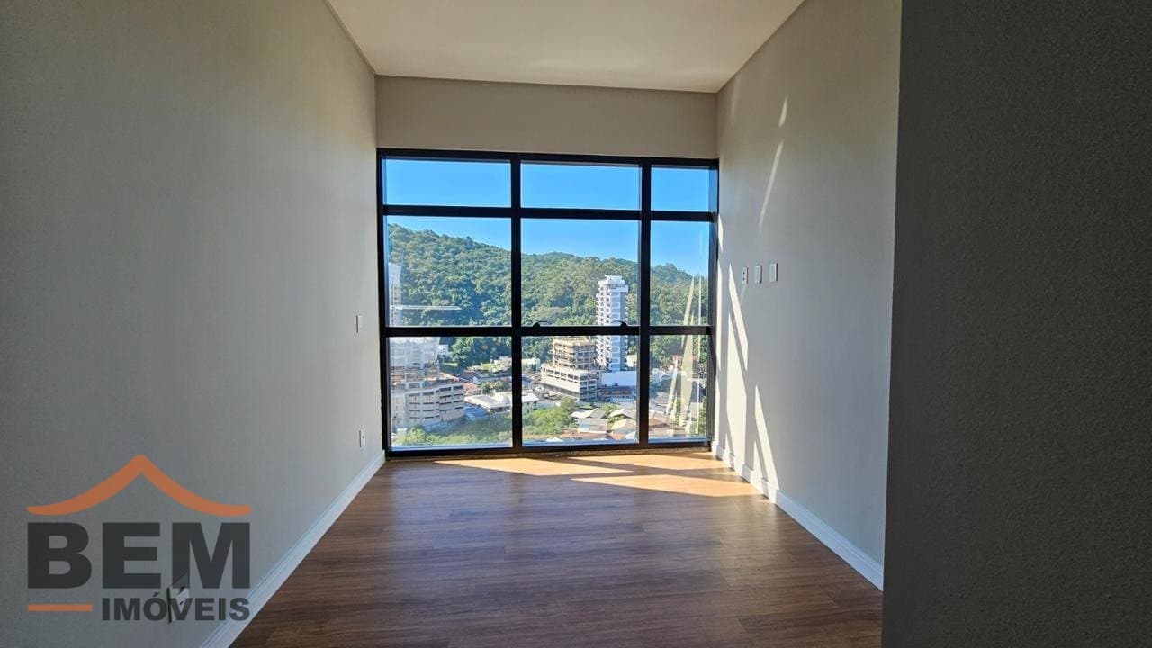 Apartamento Duplex para Locação com 3 quartos e 320m² no bairro Fazenda, em Itajaí
