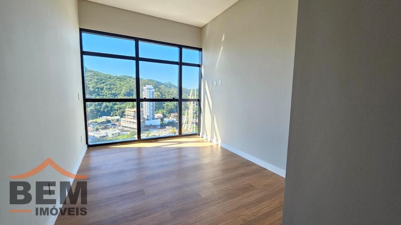 Apartamento Duplex para Locação com 3 quartos e 320m² no bairro Fazenda, em Itajaí