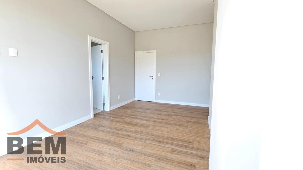 Apartamento Duplex para Locação com 3 quartos e 320m² no bairro Fazenda, em Itajaí