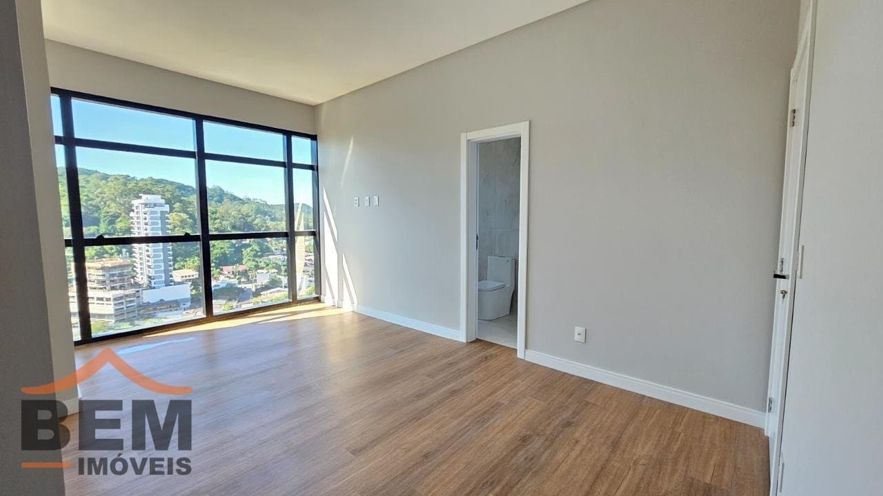 Apartamento Duplex para Locação com 3 quartos e 320m² no bairro Fazenda, em Itajaí