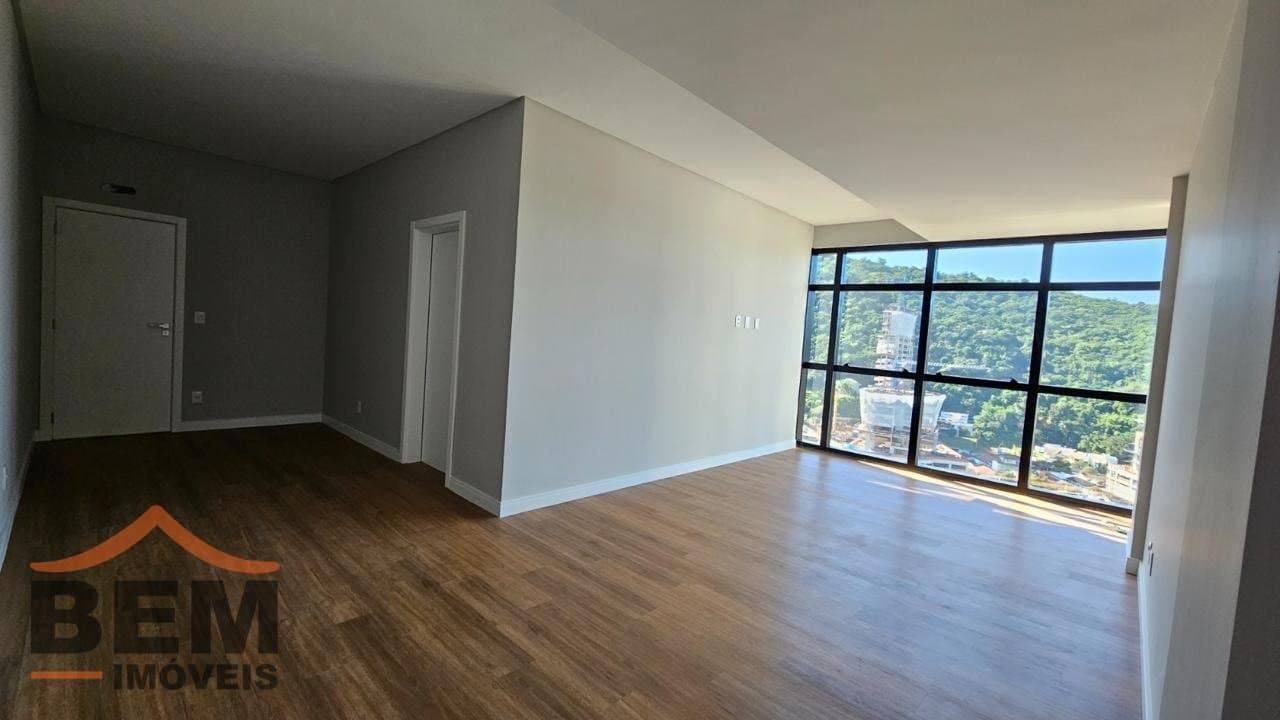 Apartamento Duplex para Locação com 3 quartos e 320m² no bairro Fazenda, em Itajaí
