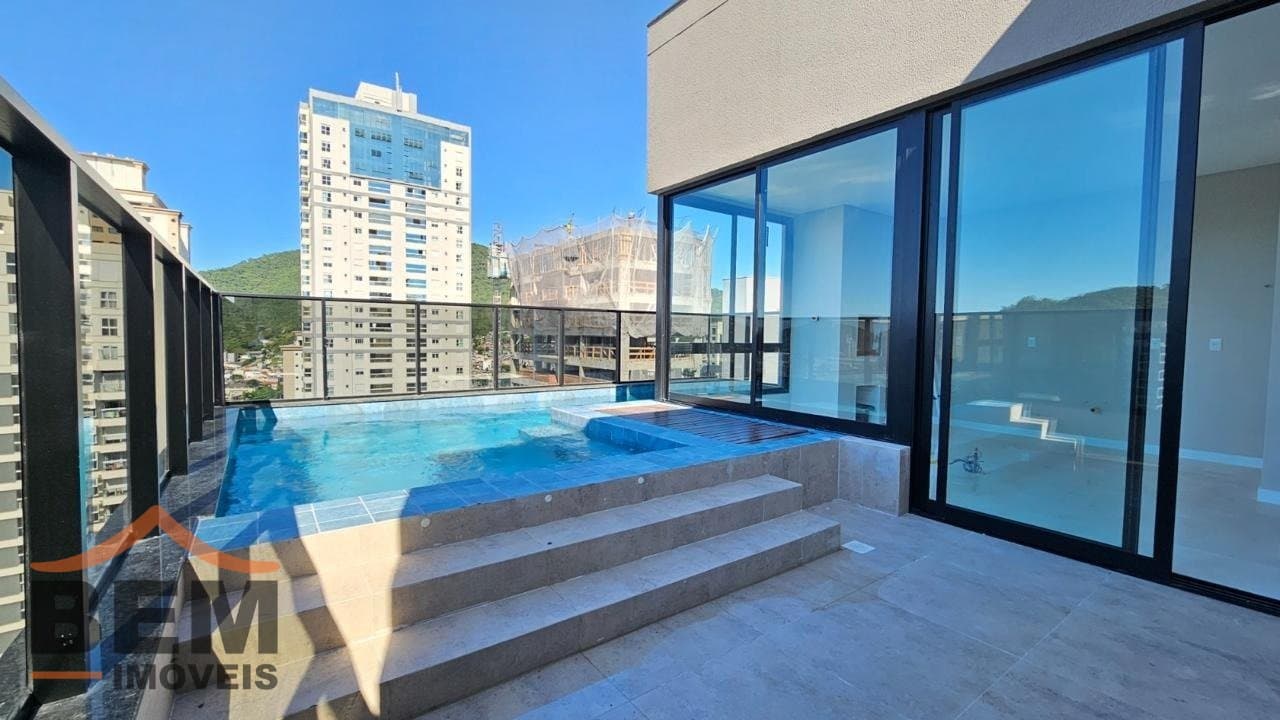 Apartamento Duplex para Locação com 3 quartos e 320m² no bairro Fazenda, em Itajaí