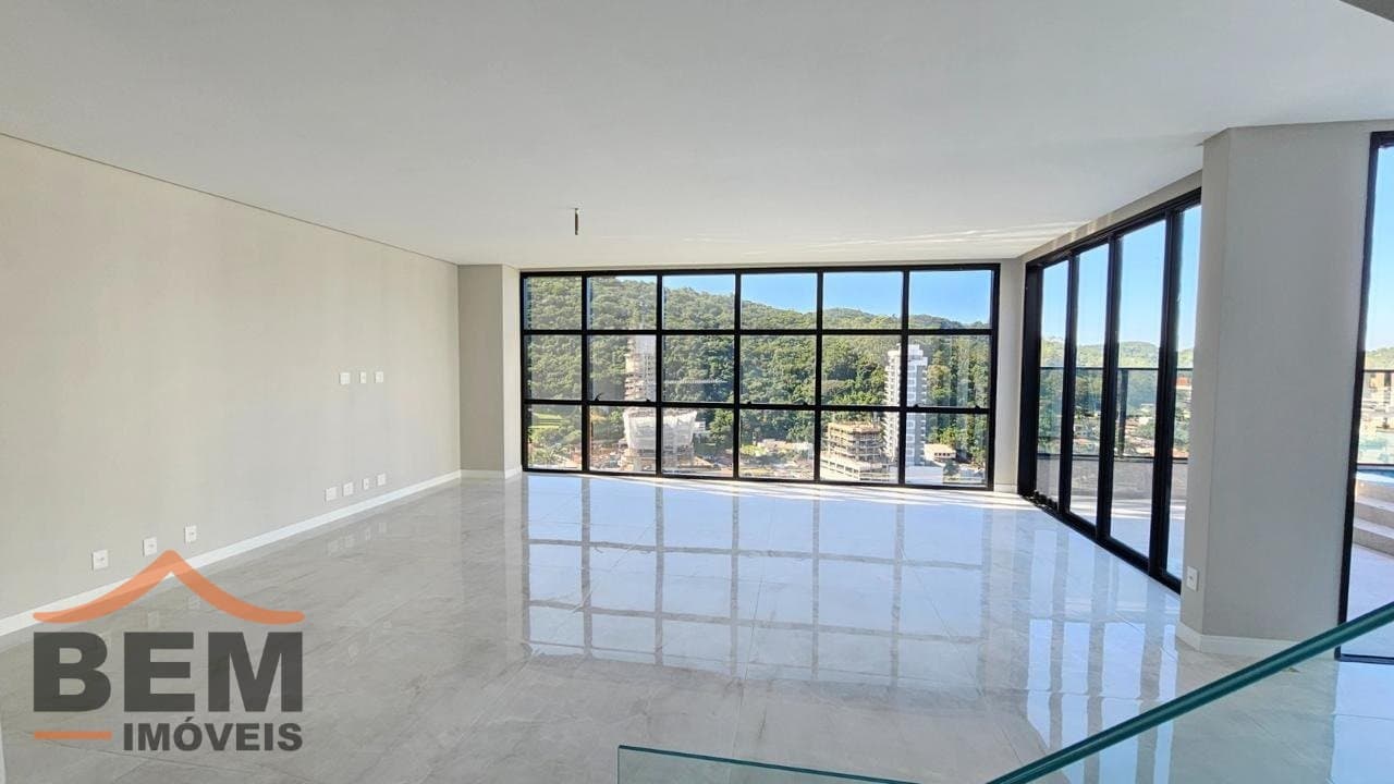 Apartamento Duplex para Locação com 3 quartos e 320m² no bairro Fazenda, em Itajaí