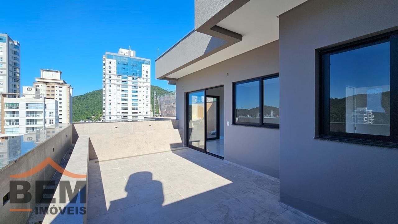 Apartamento Duplex para Locação com 3 quartos e 320m² no bairro Fazenda, em Itajaí