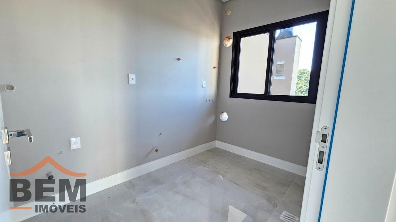 Apartamento Duplex para Locação com 3 quartos e 320m² no bairro Fazenda, em Itajaí