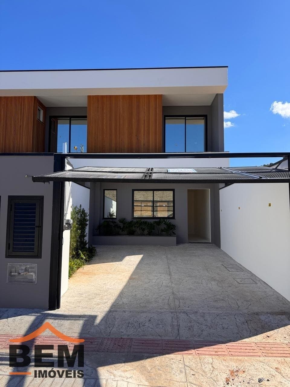 Casa para Venda com 2 quartos e 92m² no bairro Rio Pequeno, em Camboriú: i74w8W45fP5J18s_84086a553fe4449ce