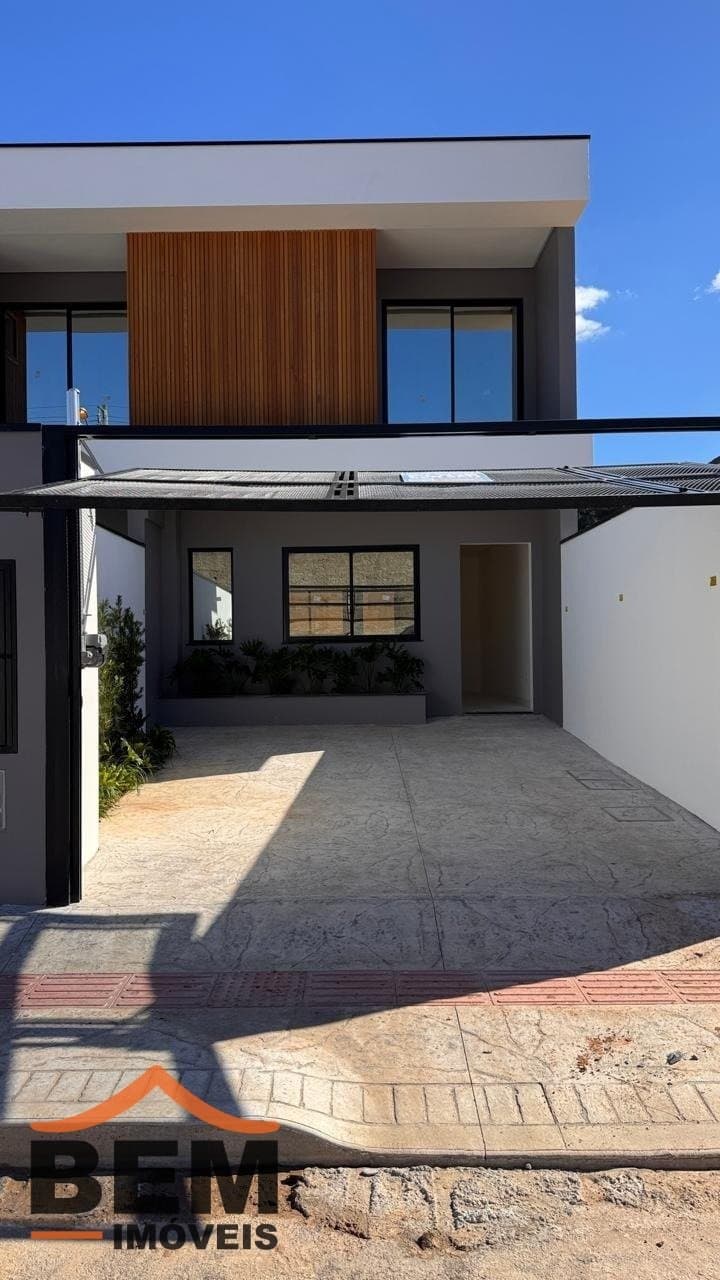 Casa para Venda com 2 quartos e 92m² no bairro Rio Pequeno, em Camboriú: i74w8W45fP5J18s_84086a553fe22c20f