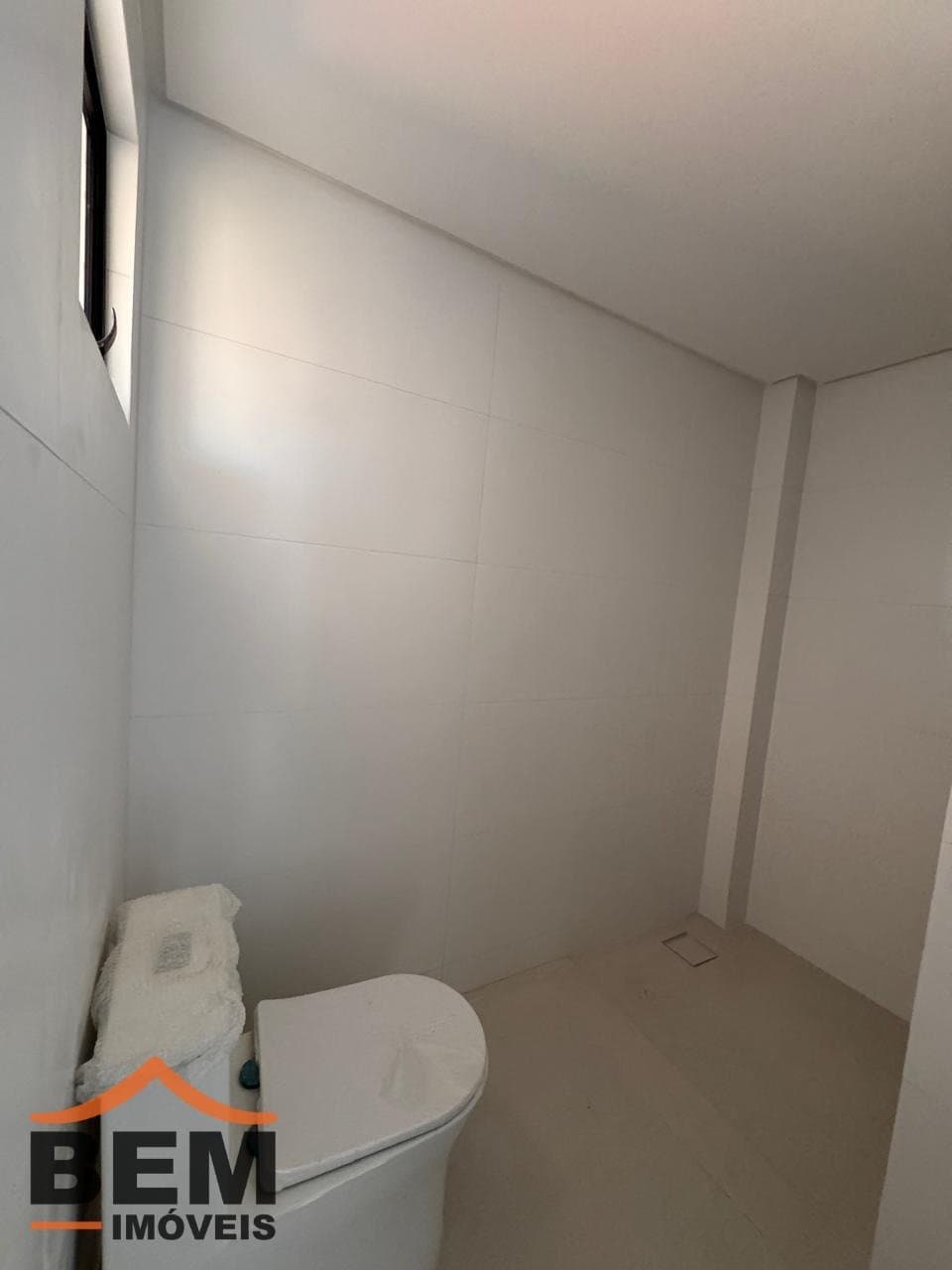 Casa para Venda com 2 quartos e 92m² no bairro Rio Pequeno, em Camboriú: i74w8W45fP5J18s_84086a553fd89049a