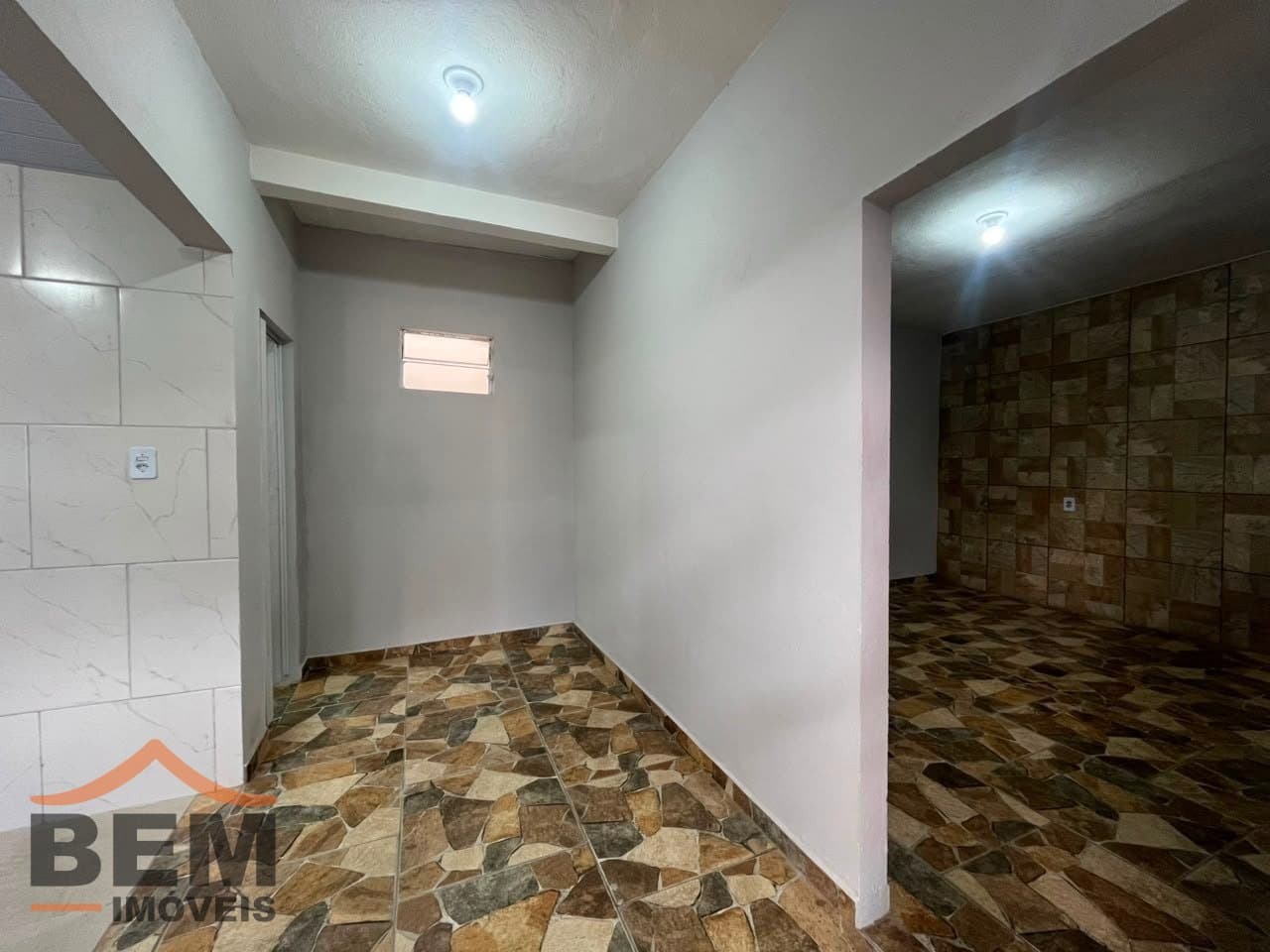 Kitnet para Locação com 1 quarto e 40m² no bairro São Vicente, em Itajaí: 1-SALA