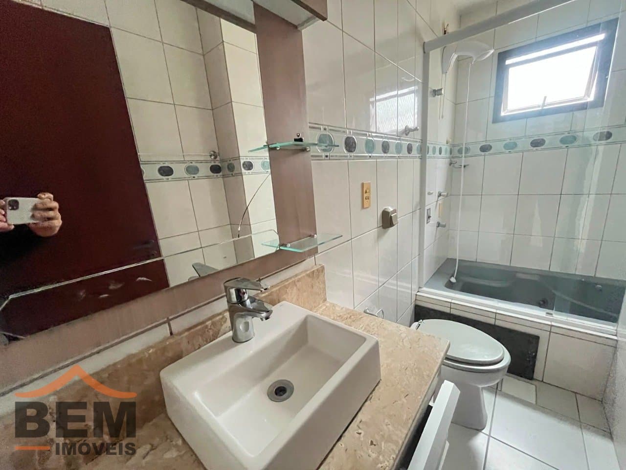 Apartamento para Locação com 3 quartos e 100m² no bairro Centro, em Balneário Camboriú: 07-BANHEIRO