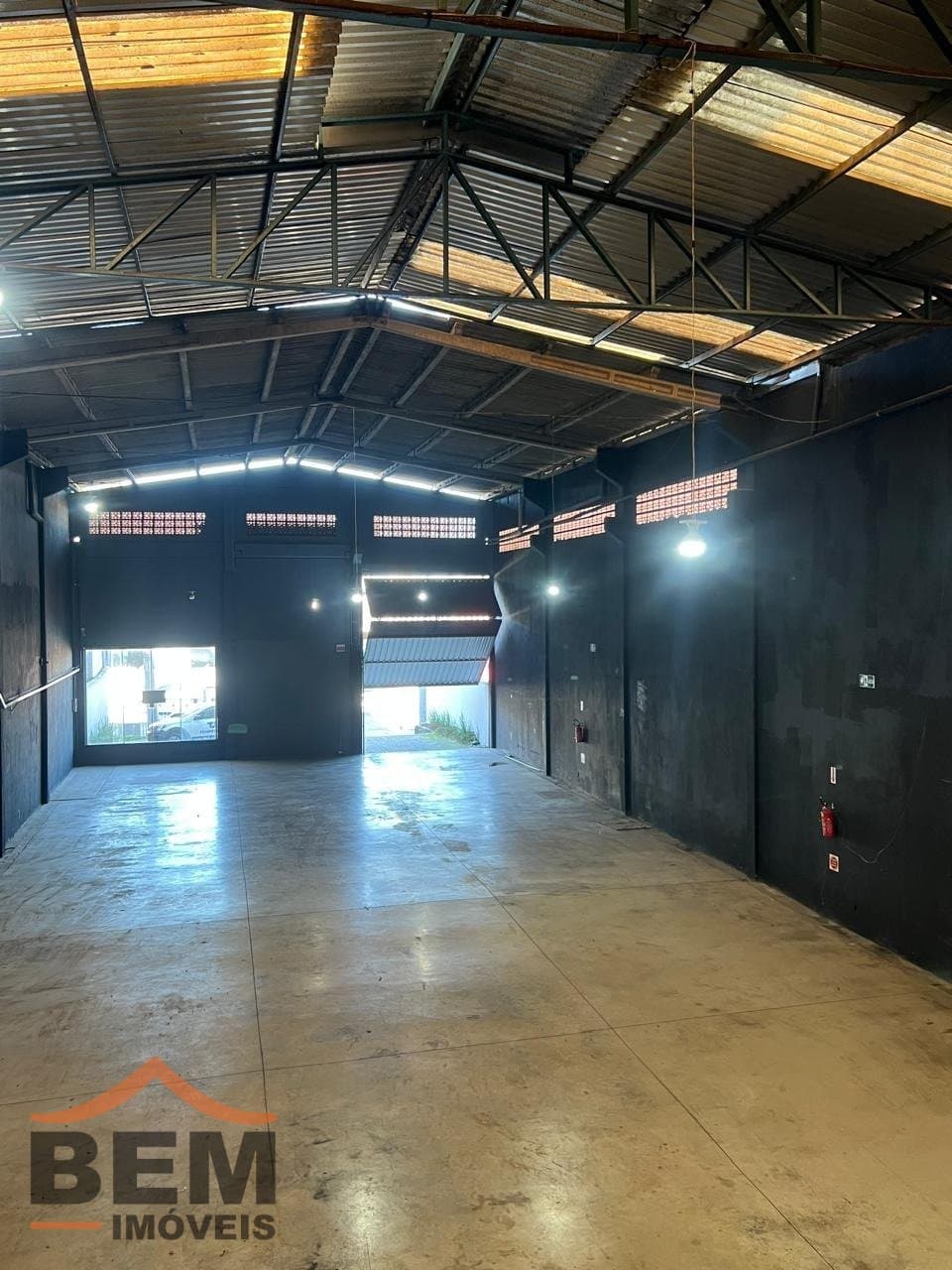 Galpão para Locação com 550m² no bairro São Vicente, em Itajaí: 3 - INTERNO